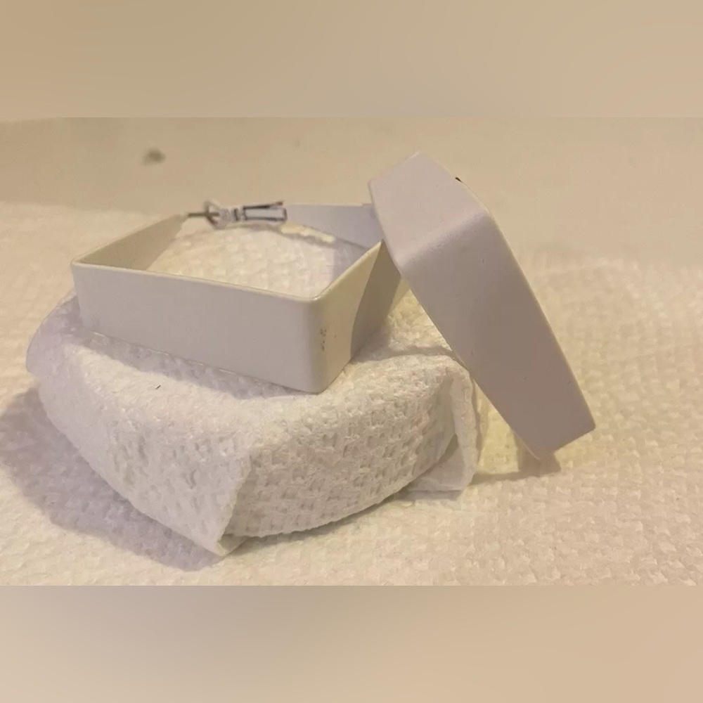 Urban Outfitters White Geometric Earrings